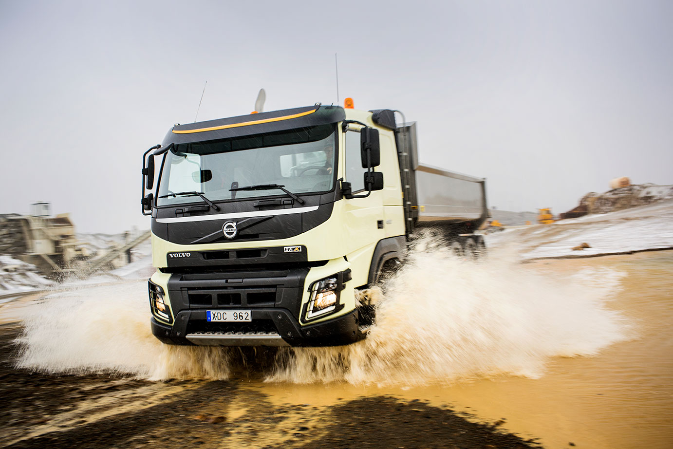 Интеркулер volvo fmx
