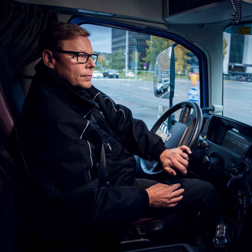 Torbjörn Forsman kör nya Volvo FMX